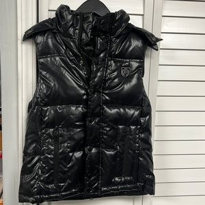 Brand new never worn puffer vest